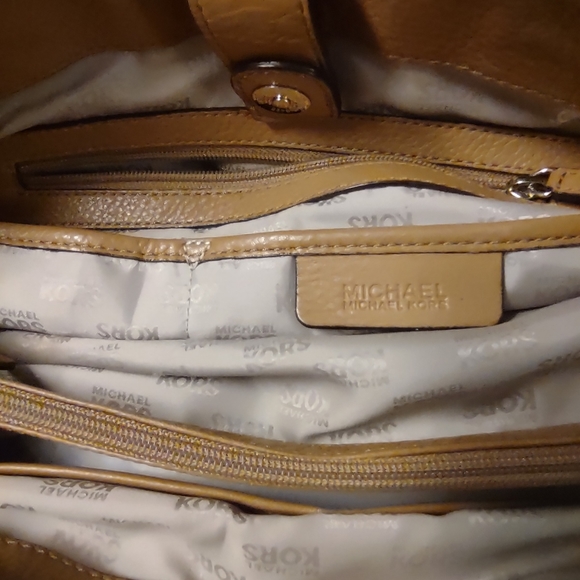 Michael kors handbag - Picture 7 of 8